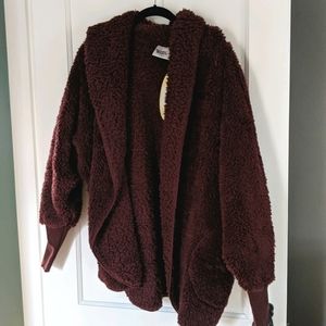 Nordic Beach ultra-cozy burgundy wrap OS NWT